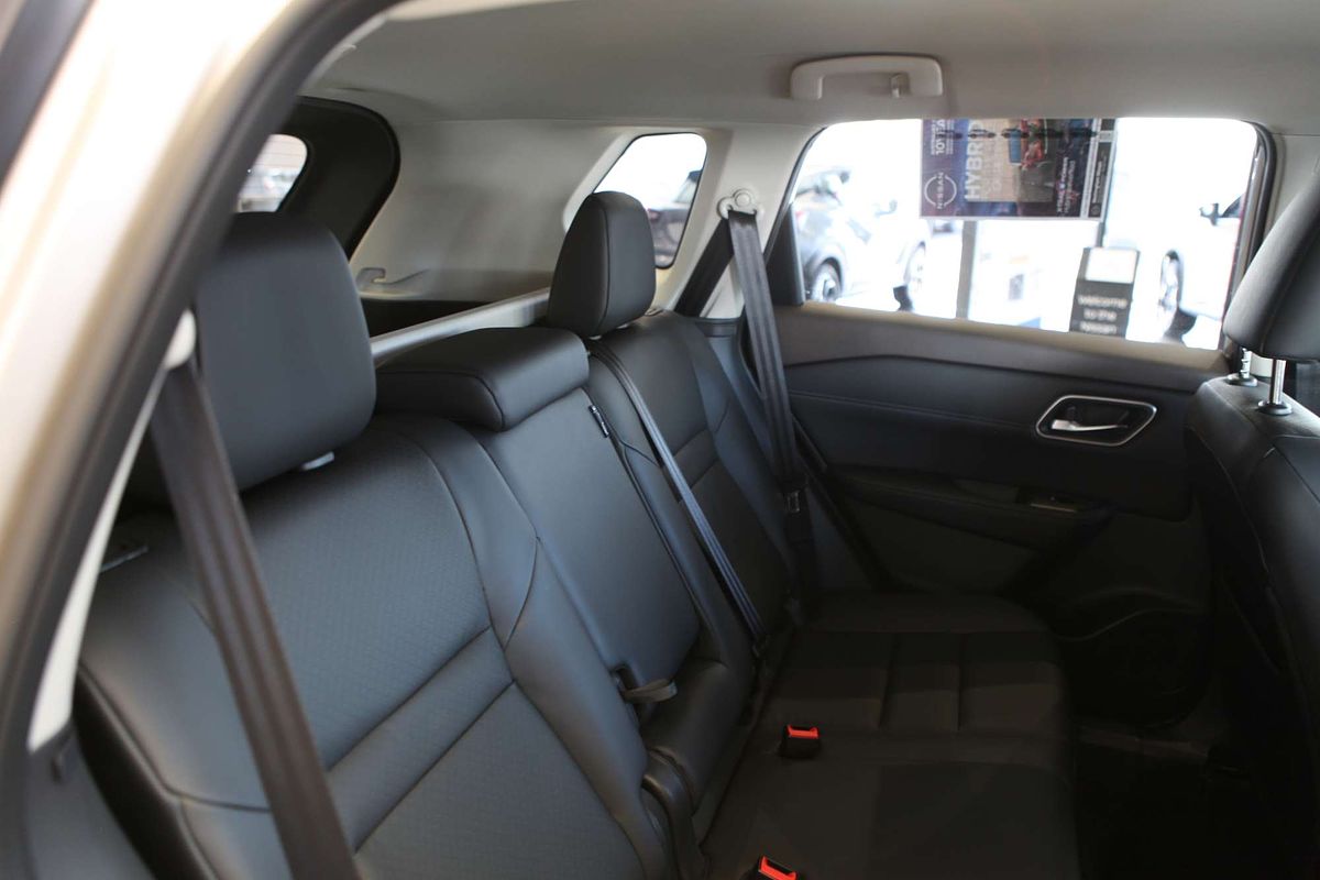 2025 Nissan X-TRAIL ST-L e-POWER T33