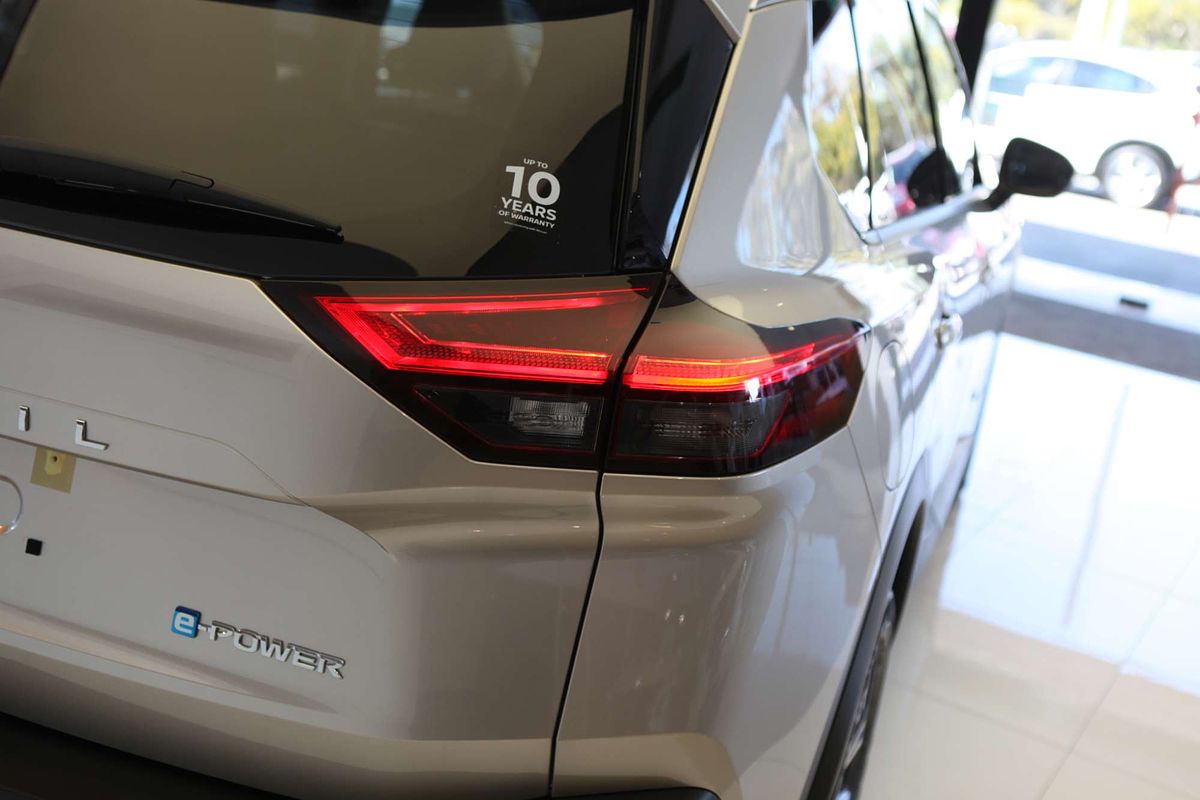 2025 Nissan X-TRAIL ST-L e-POWER T33