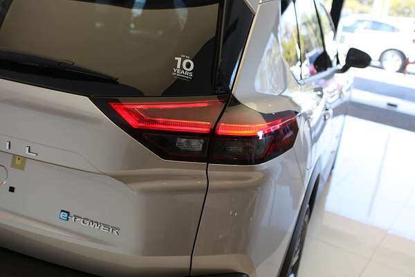 2025 Nissan X-TRAIL ST-L e-POWER T33