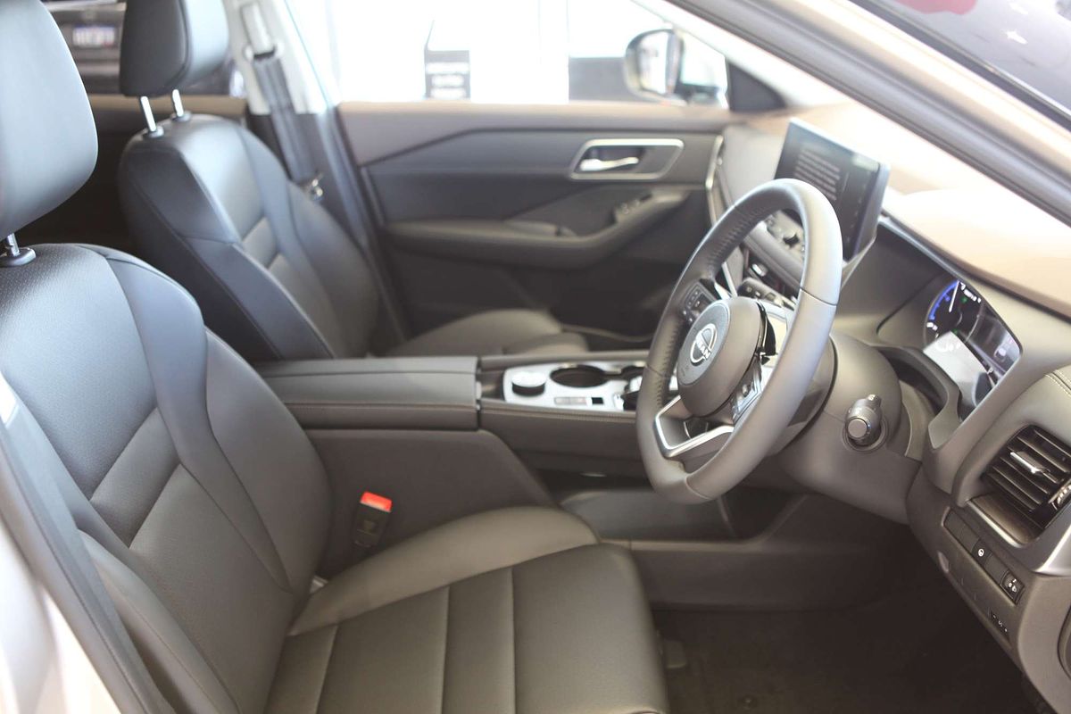 2025 Nissan X-TRAIL ST-L e-POWER T33