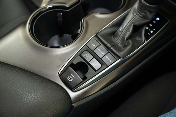 2024 Toyota Camry Ascent AXVH70R