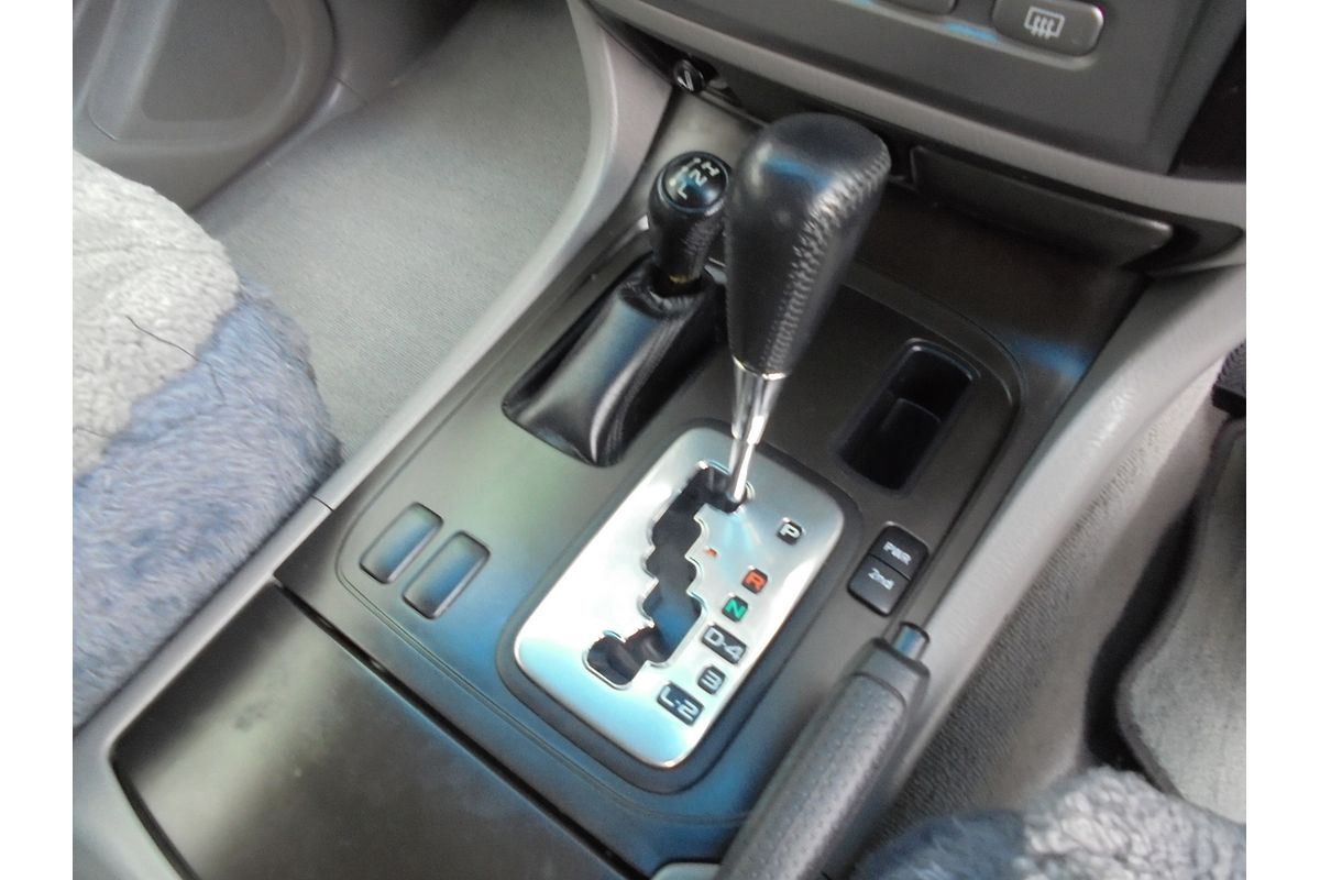 2003 Toyota Landcruiser GXL HDJ100R