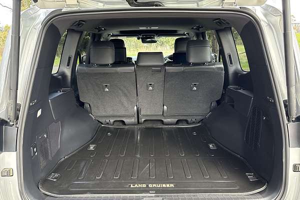 2023 Toyota Landcruiser Sahara ZX FJA300R