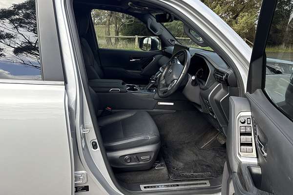 2023 Toyota Landcruiser Sahara ZX FJA300R