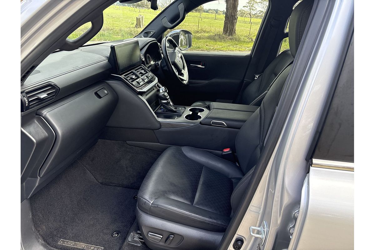 2023 Toyota Landcruiser Sahara ZX FJA300R