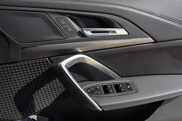 2024 BMW iX2 xDrive30 M Sport U10