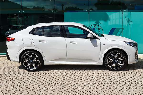 2024 BMW iX2 xDrive30 M Sport U10