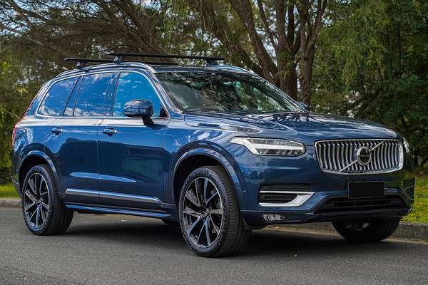 2022 Volvo XC90 B6 Inscription
