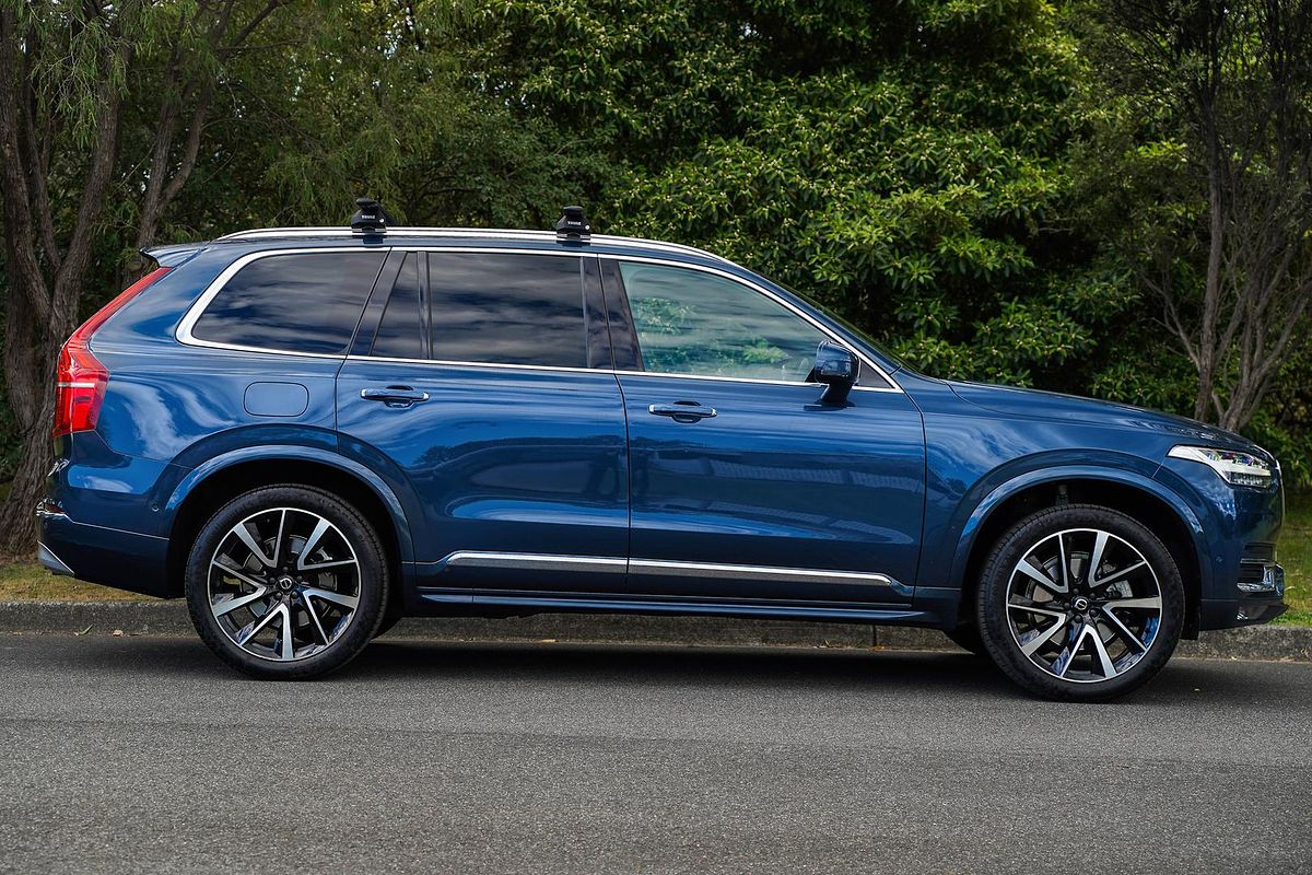 2022 Volvo XC90 B6 Inscription