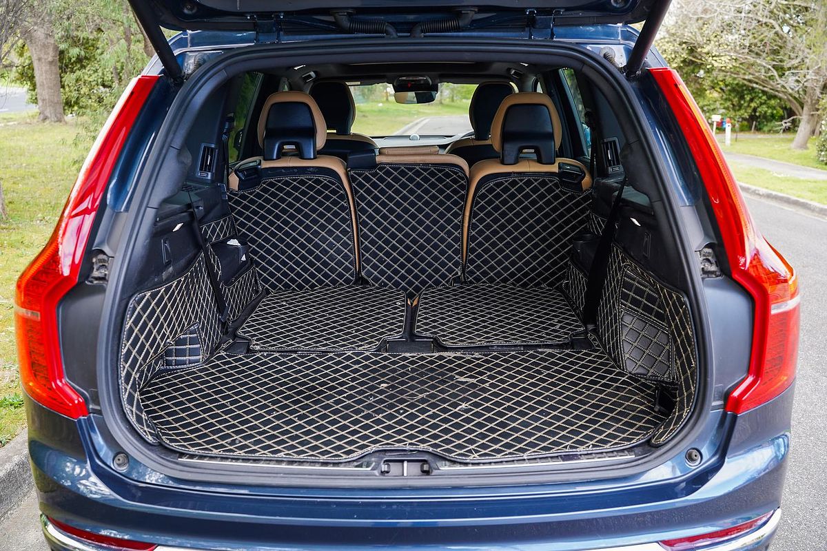 2022 Volvo XC90 B6 Inscription