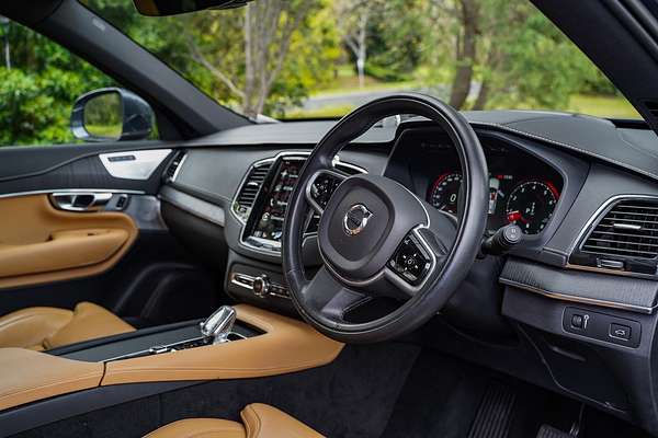 2022 Volvo XC90 B6 Inscription