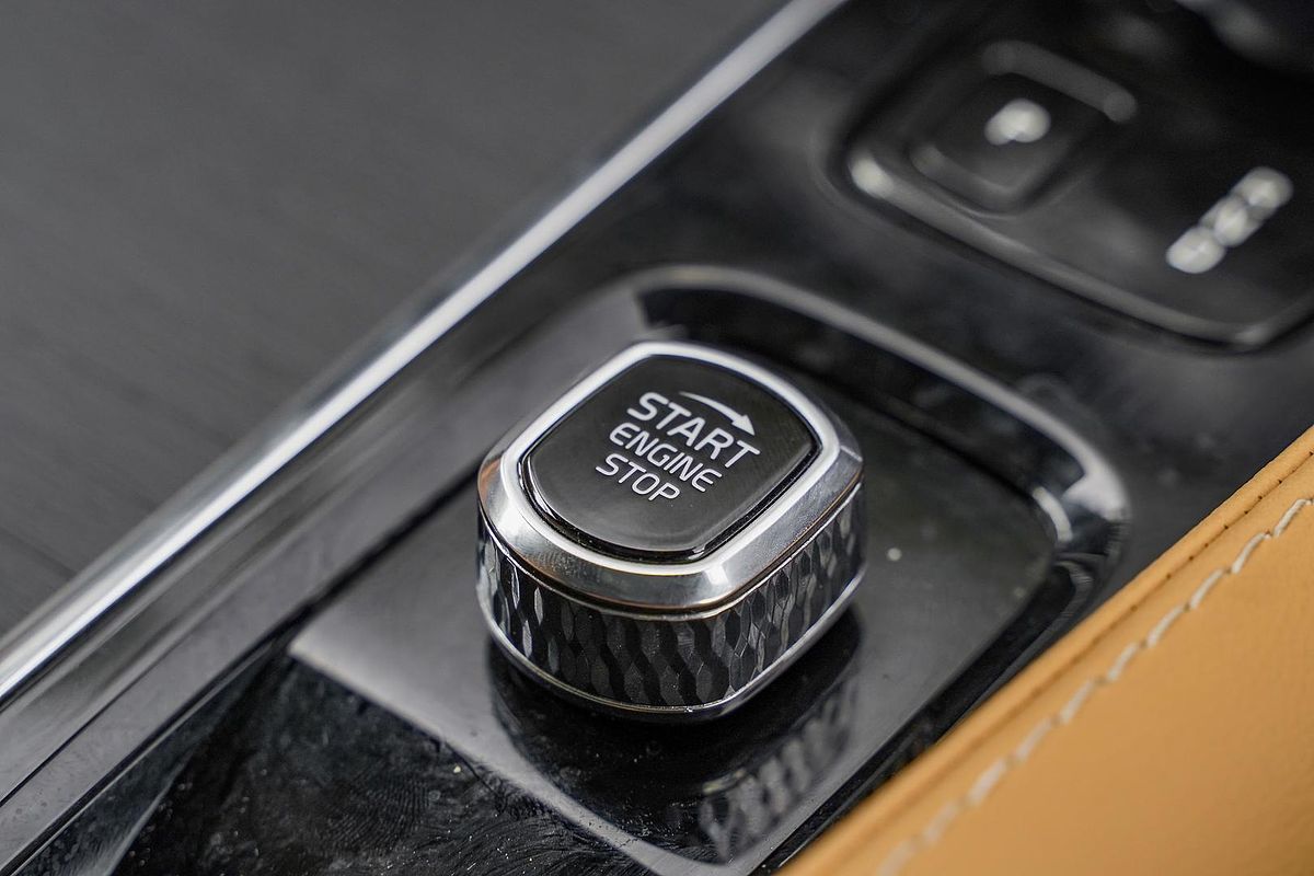 2022 Volvo XC90 B6 Inscription