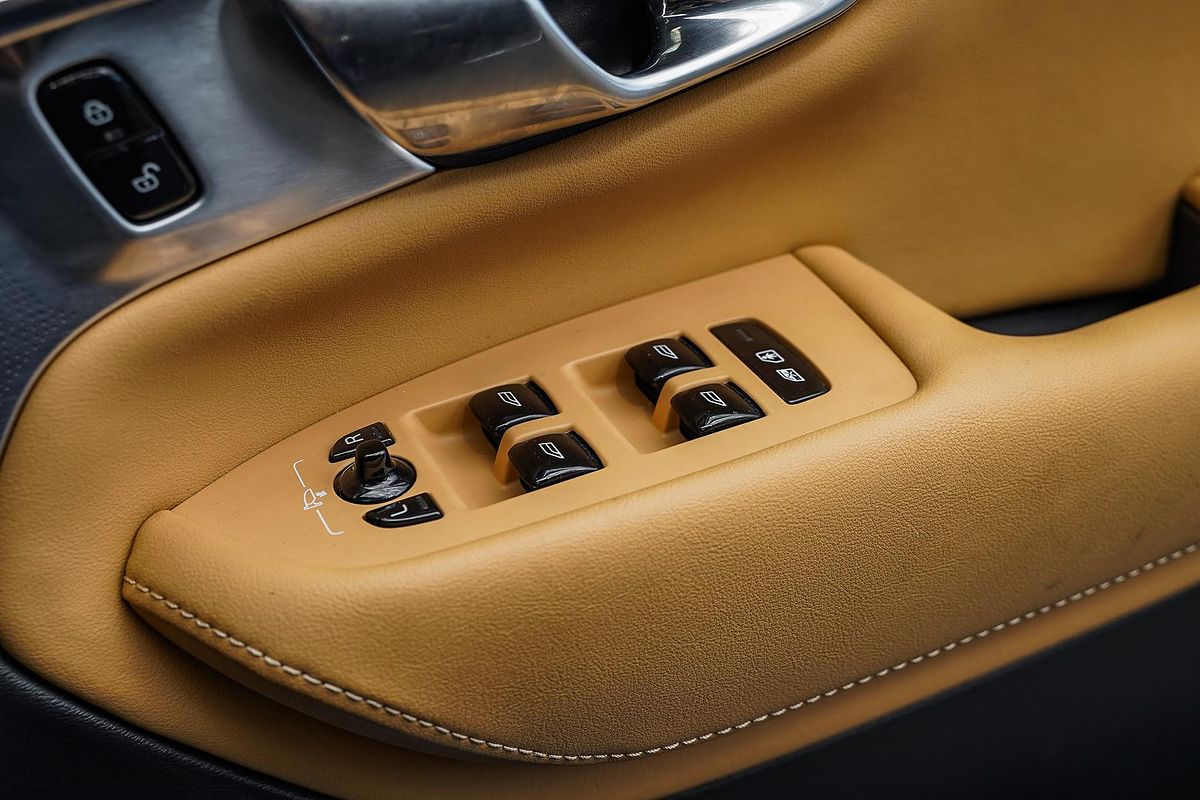 2022 Volvo XC90 B6 Inscription