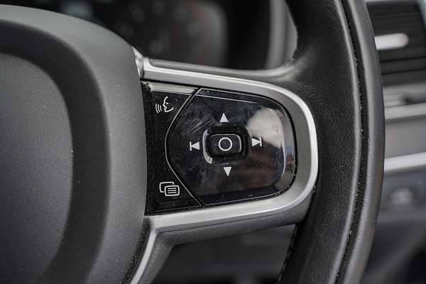 2022 Volvo XC90 B6 Inscription