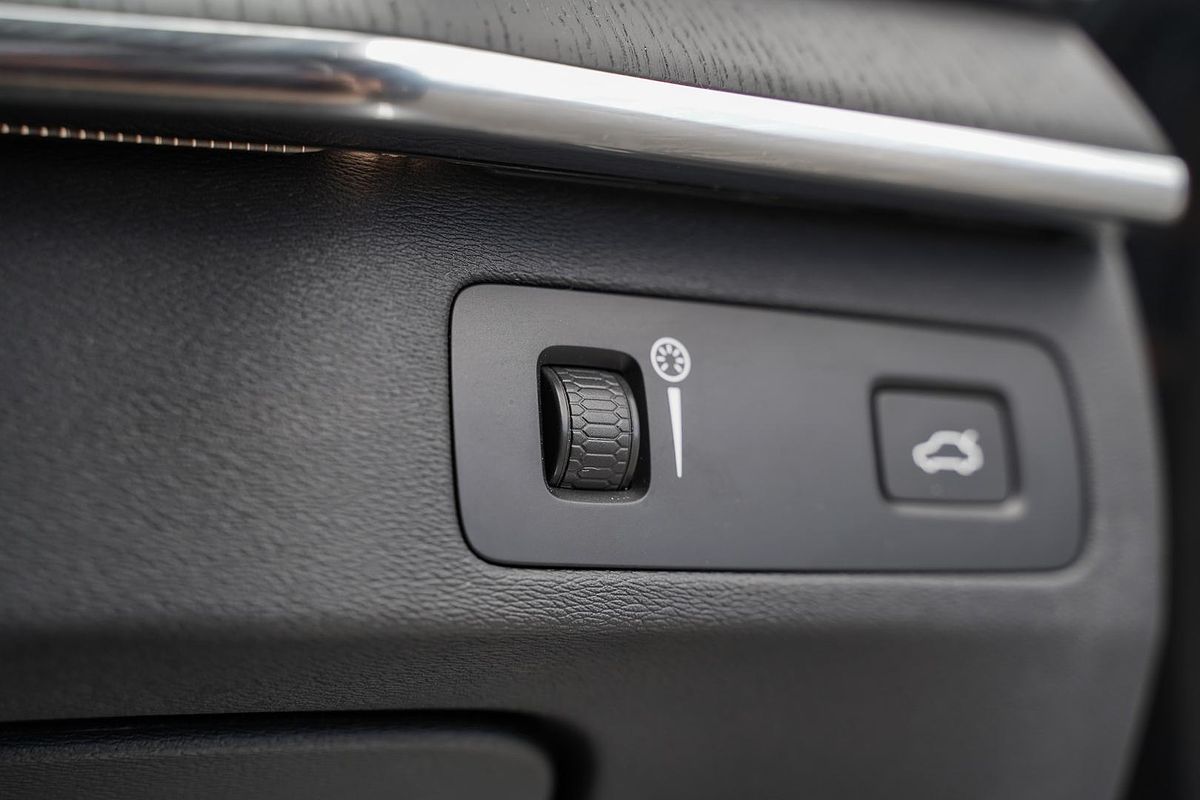 2022 Volvo XC90 B6 Inscription