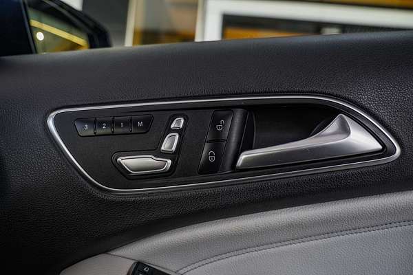 2017 Mercedes-Benz GLA-Class GLA250 X156