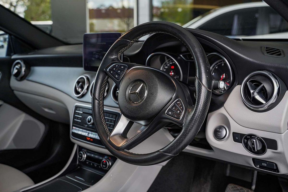 2017 Mercedes-Benz GLA-Class GLA250 X156