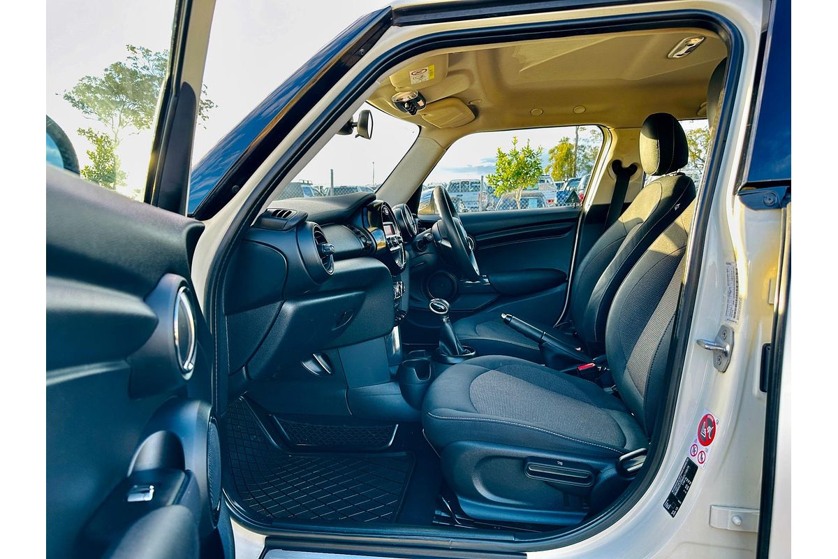 2015 MINI ONE  F55