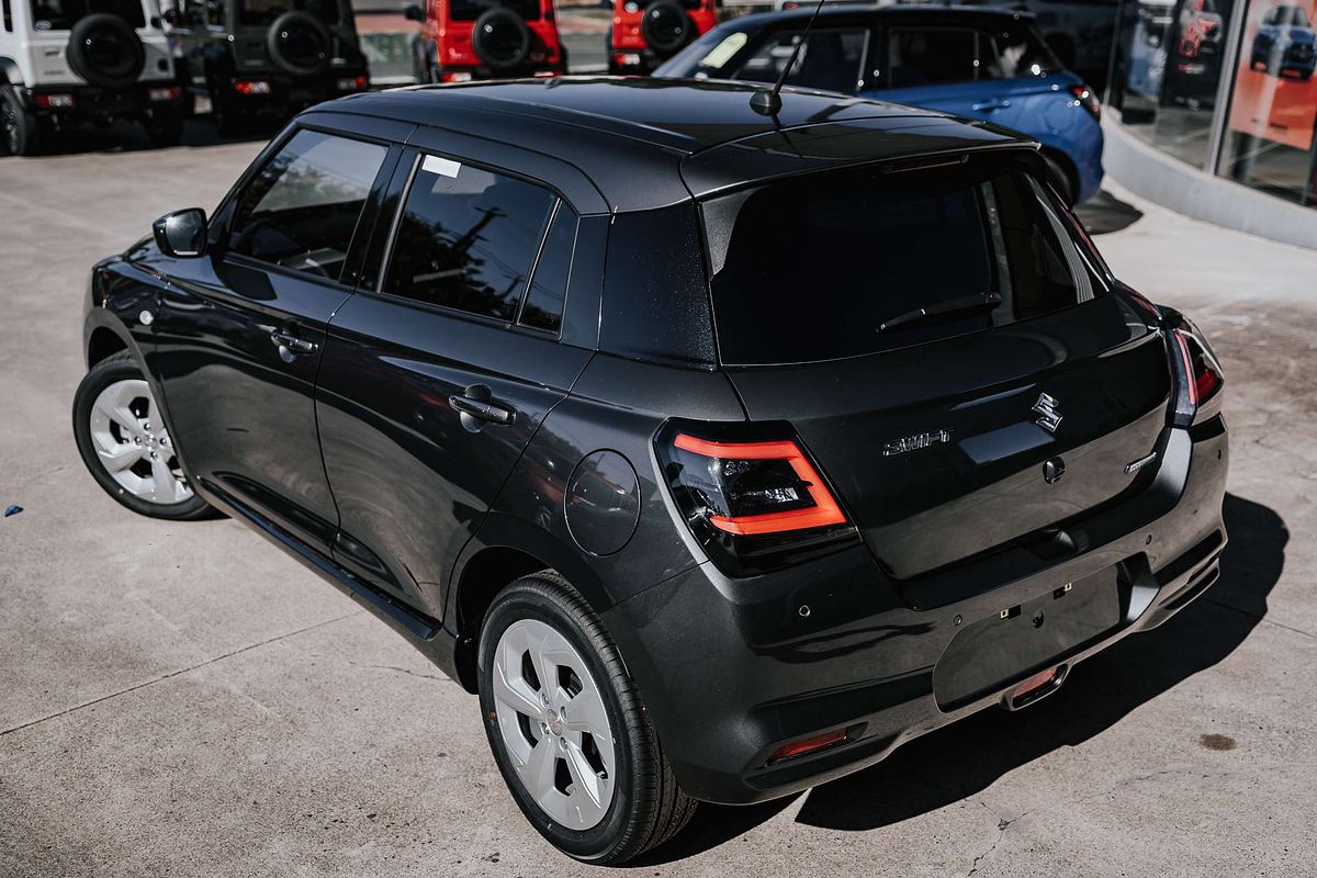 2025 Suzuki Swift Hybrid UZ