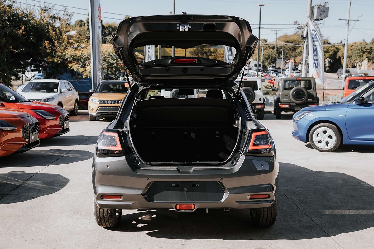 2025 Suzuki Swift Hybrid UZ