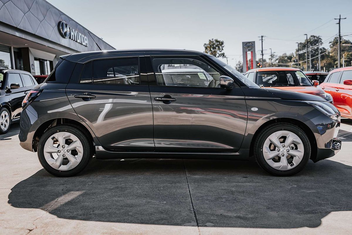 2025 Suzuki Swift Hybrid UZ