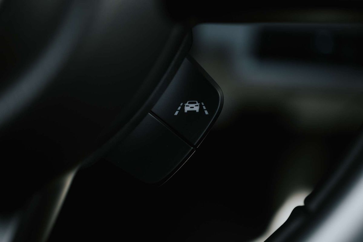 2025 Suzuki Swift Hybrid UZ