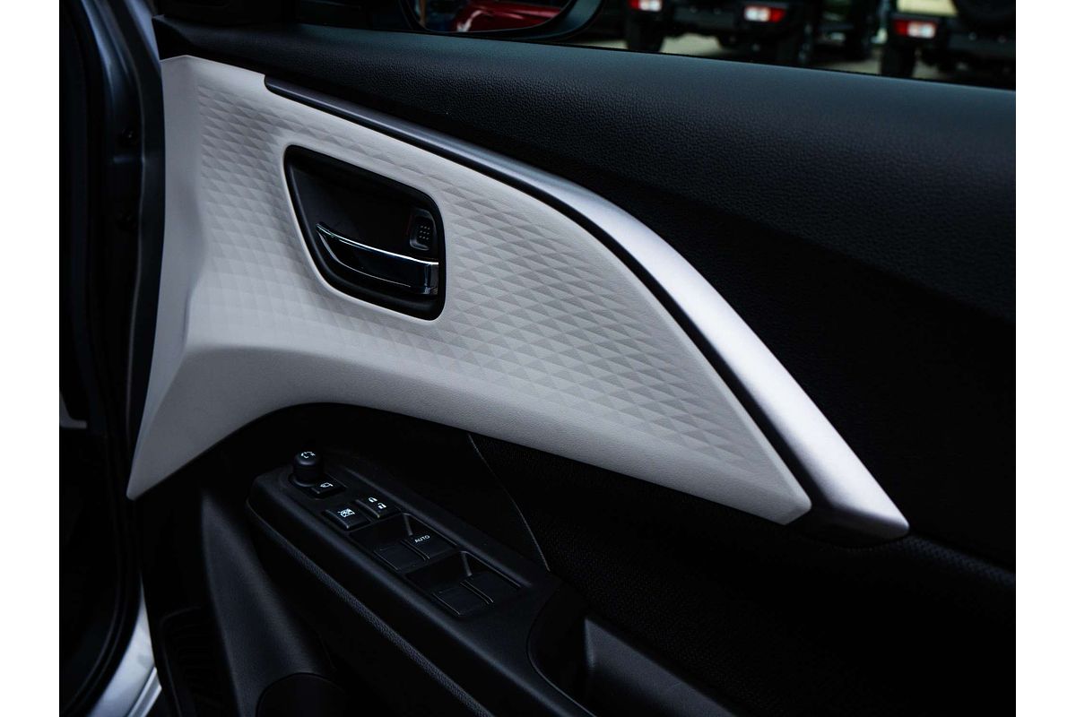 2025 Suzuki Swift Hybrid GLX UZ