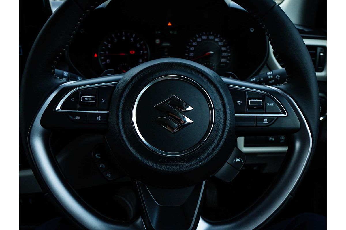 2025 Suzuki Swift Hybrid GLX UZ