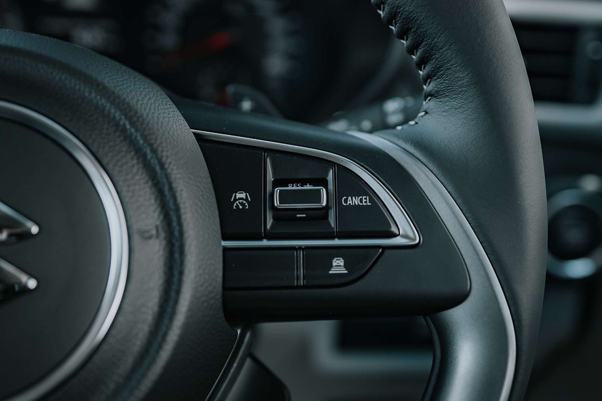 2025 Suzuki Swift Hybrid GLX UZ