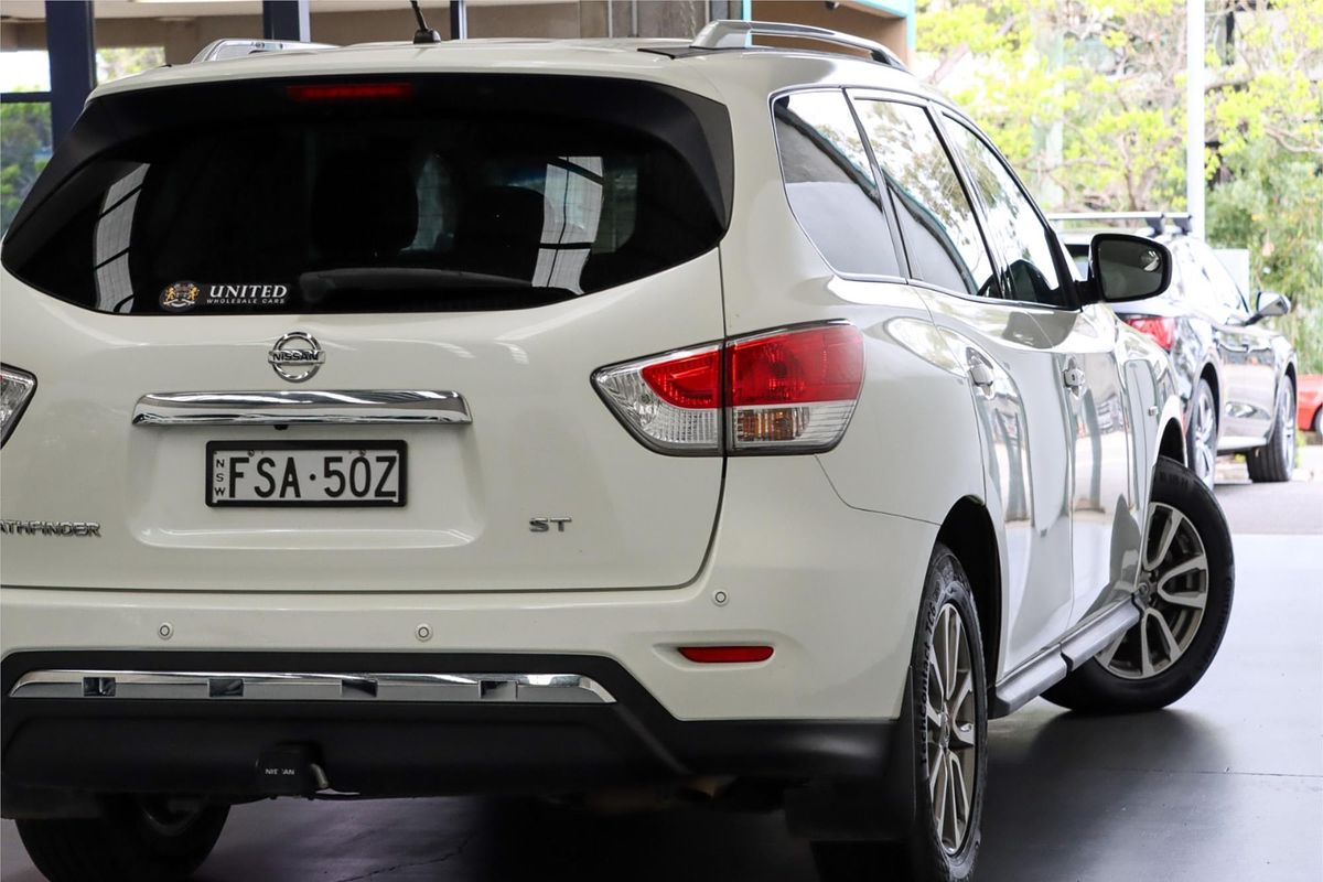 2015 Nissan Pathfinder ST R52