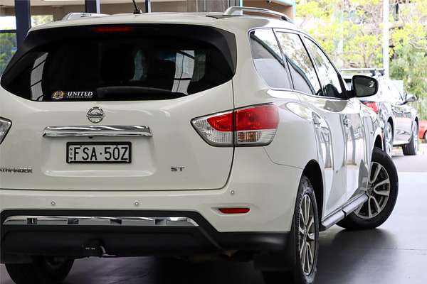 2015 Nissan Pathfinder ST R52