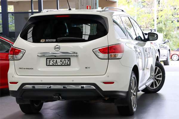 2015 Nissan Pathfinder ST R52