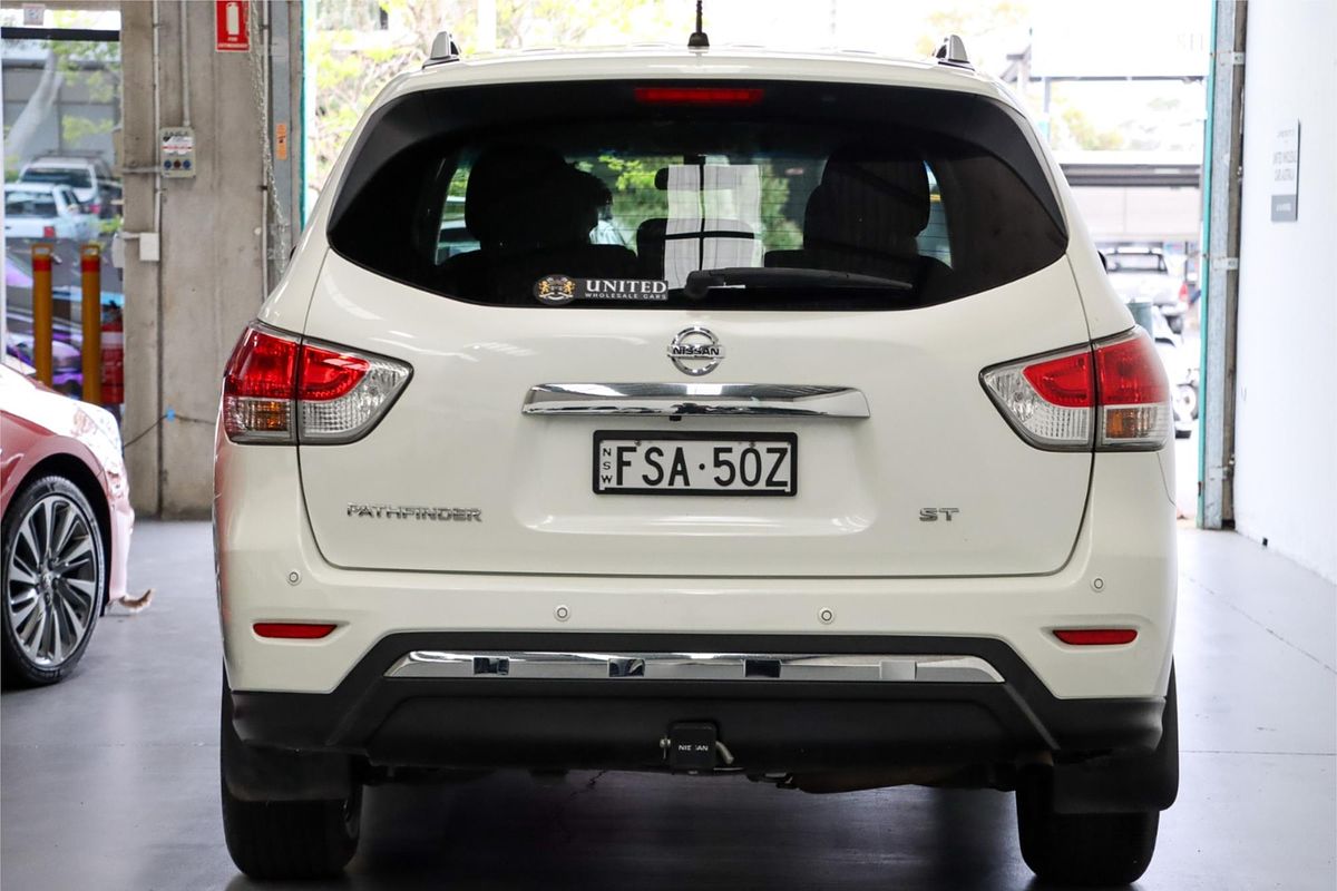 2015 Nissan Pathfinder ST R52