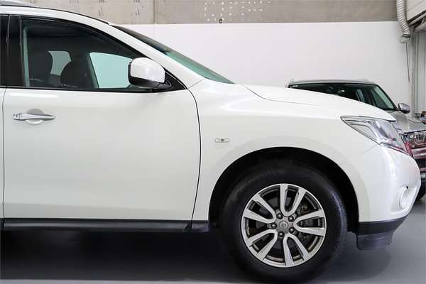 2015 Nissan Pathfinder ST R52