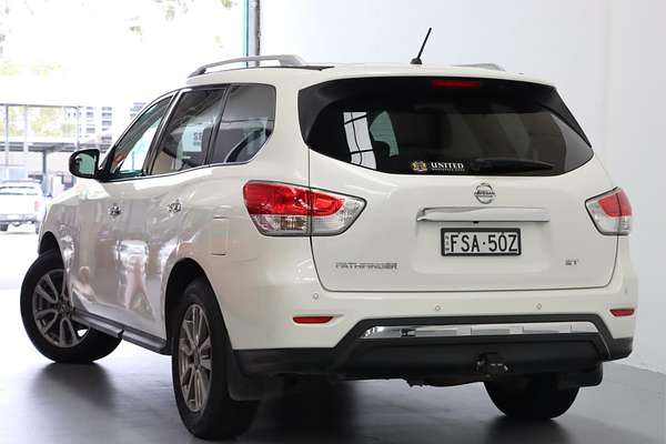 2015 Nissan Pathfinder ST R52