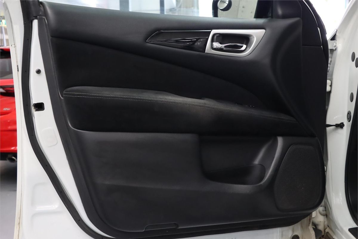 2015 Nissan Pathfinder ST R52