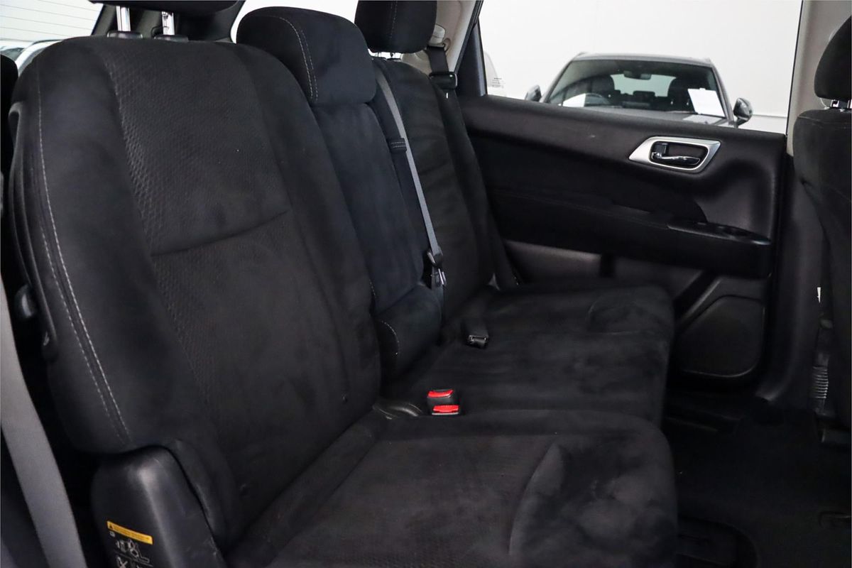 2015 Nissan Pathfinder ST R52