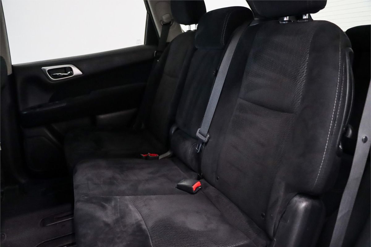 2015 Nissan Pathfinder ST R52