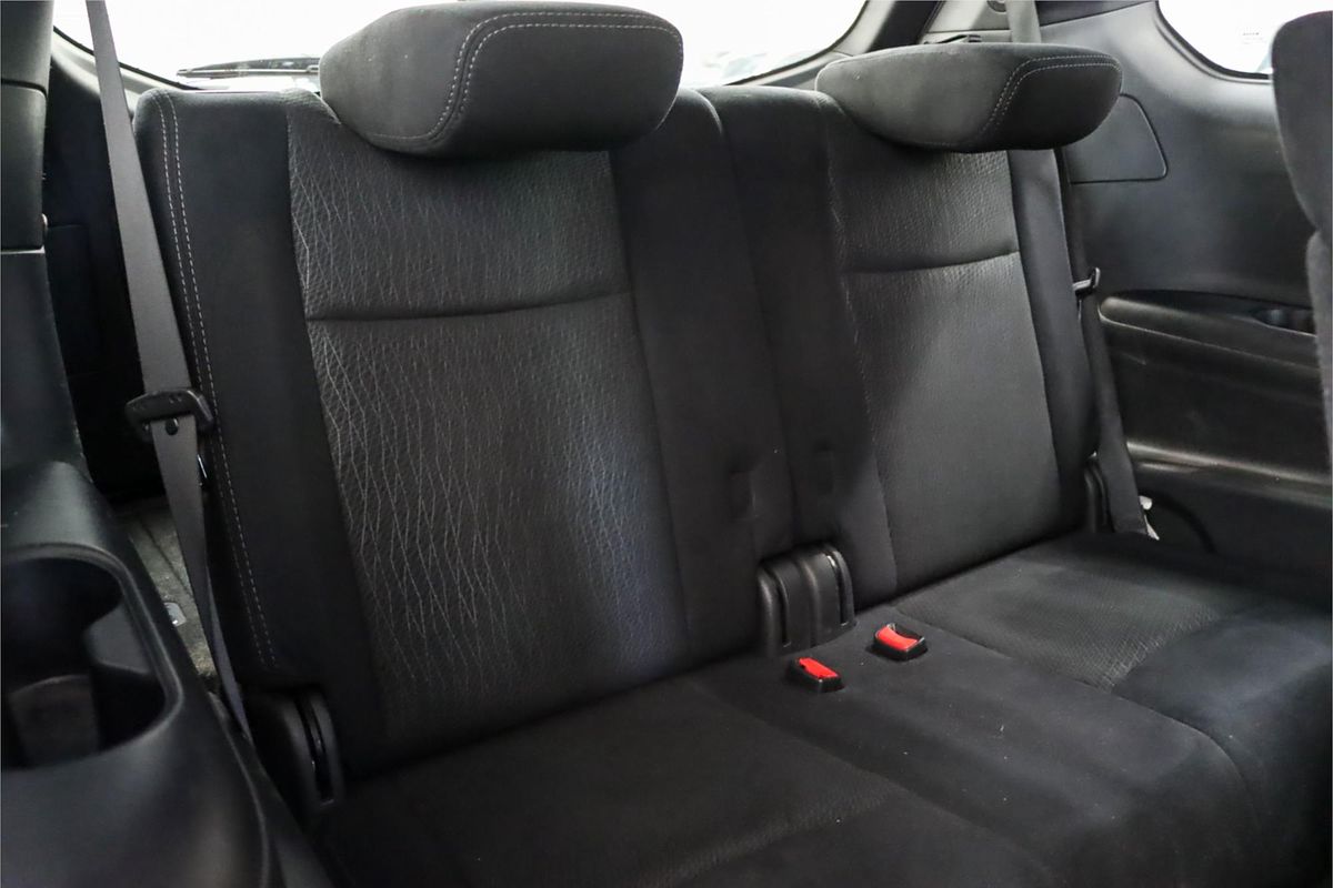 2015 Nissan Pathfinder ST R52