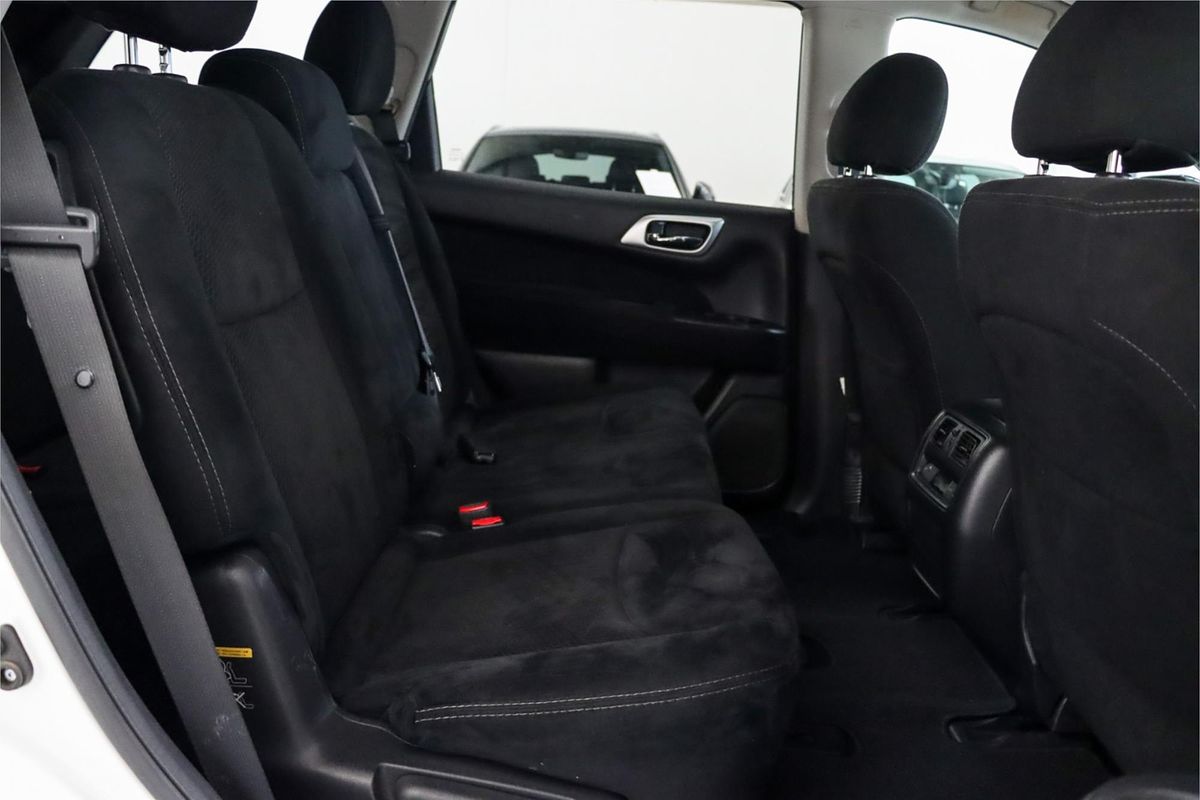 2015 Nissan Pathfinder ST R52