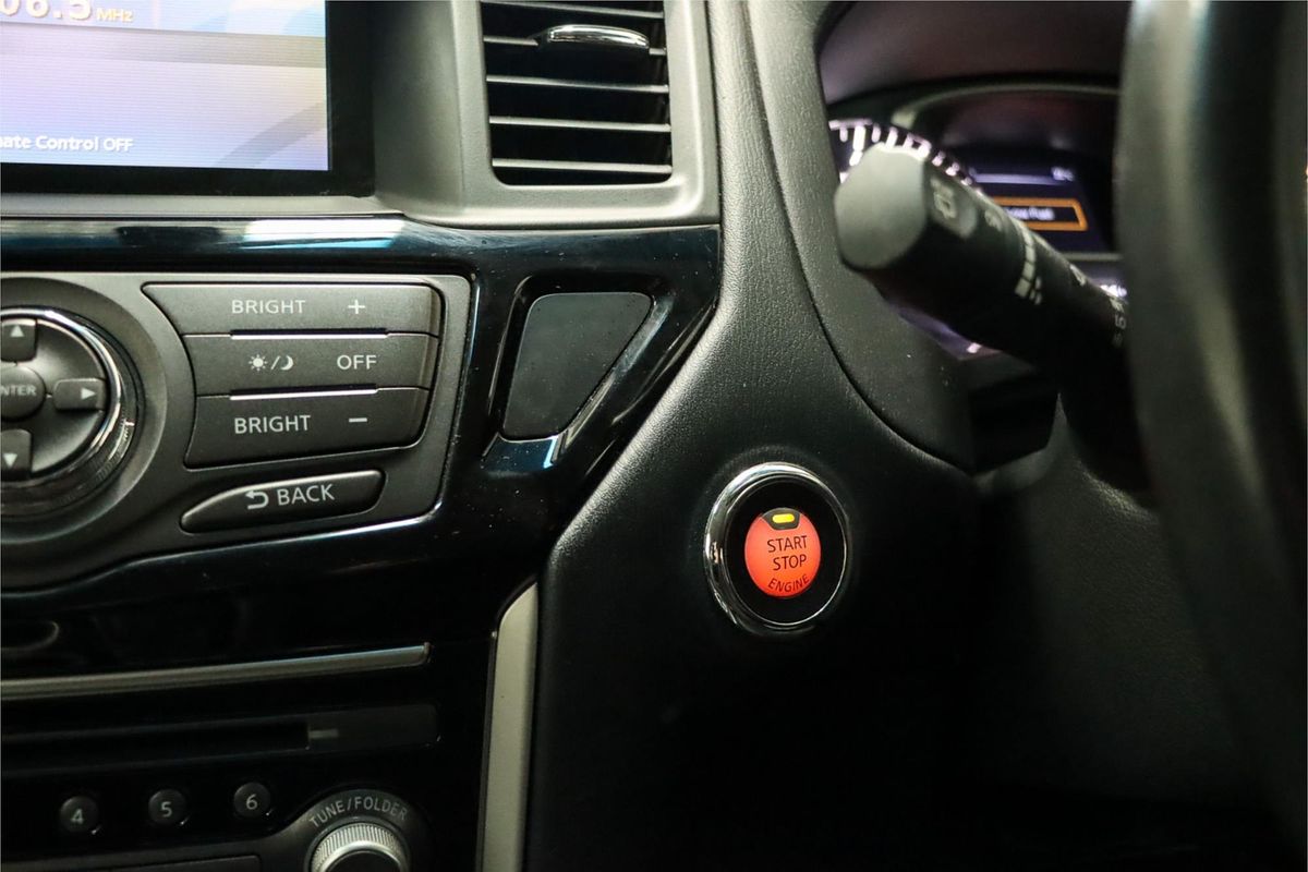 2015 Nissan Pathfinder ST R52