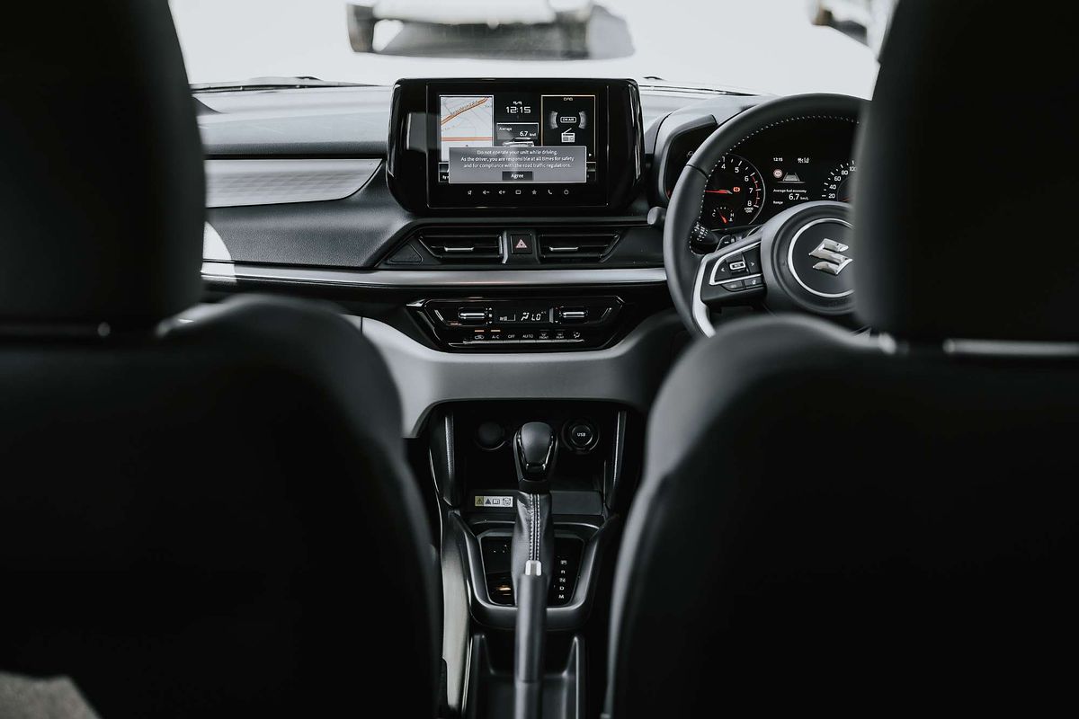 2025 Suzuki Swift Hybrid Plus UZ