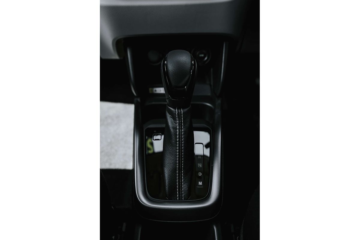 2025 Suzuki Swift Hybrid Plus UZ