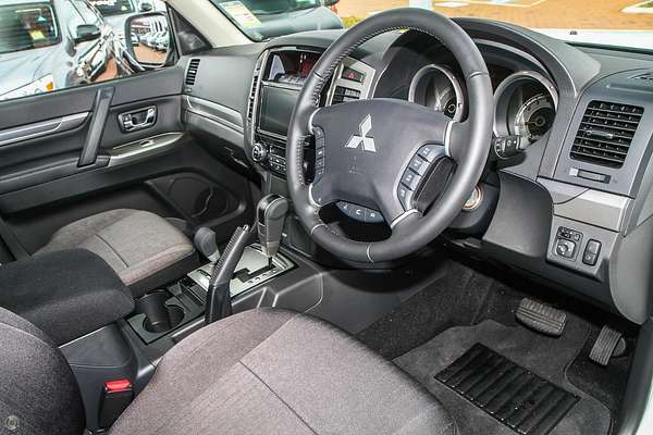 2021 Mitsubishi Pajero GLX NX