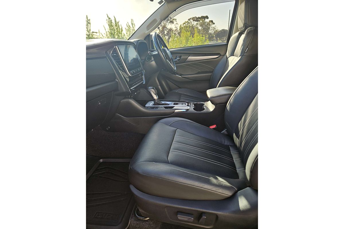 2022 Isuzu MU-X LS-T