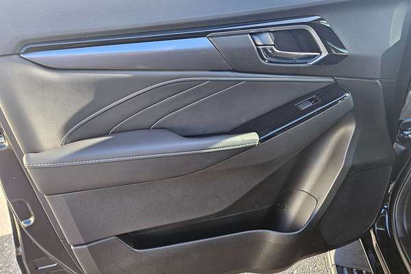2022 Isuzu MU-X LS-T