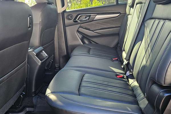 2022 Isuzu MU-X LS-T