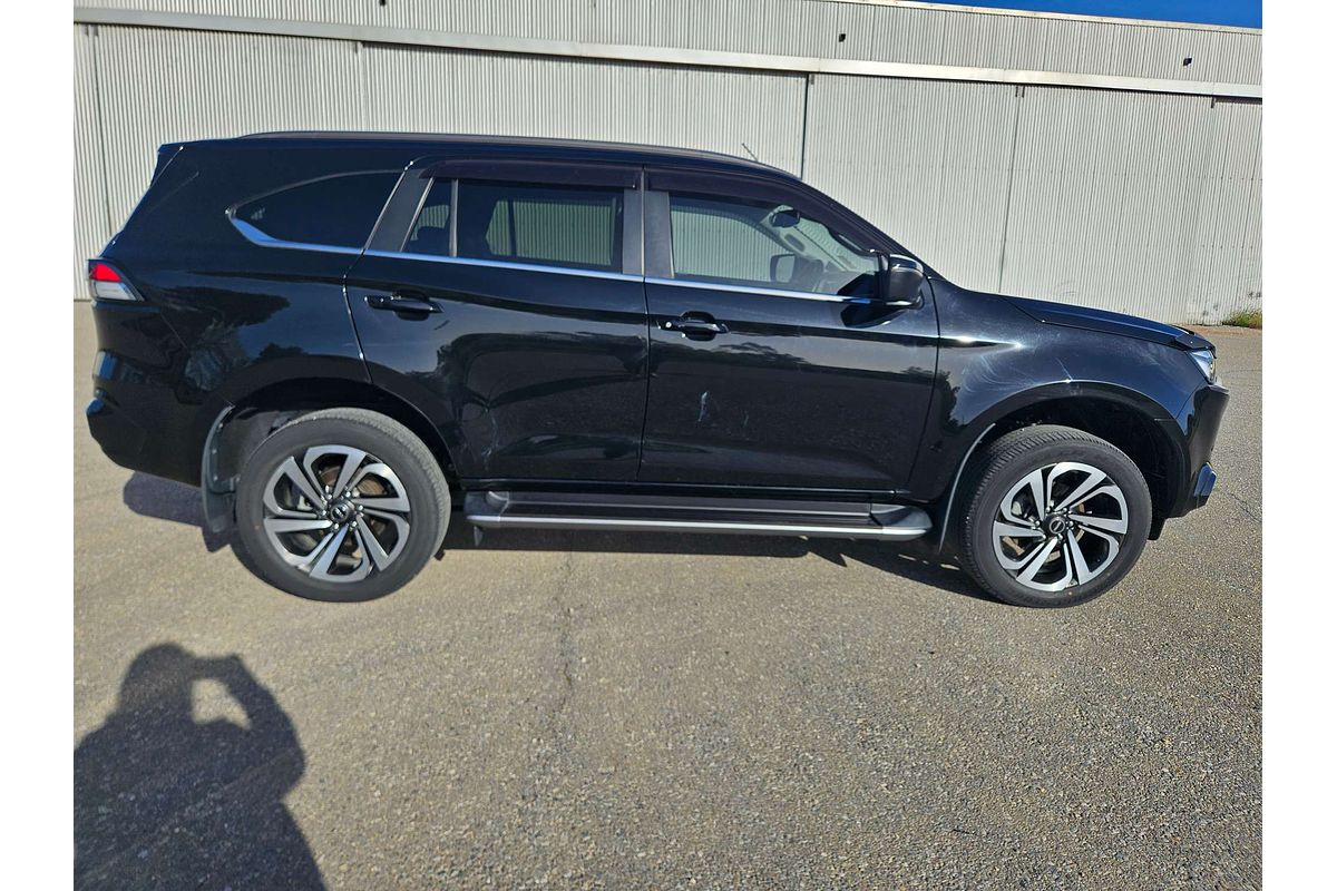 2022 Isuzu MU-X LS-T