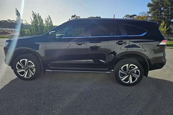 2022 Isuzu MU-X LS-T