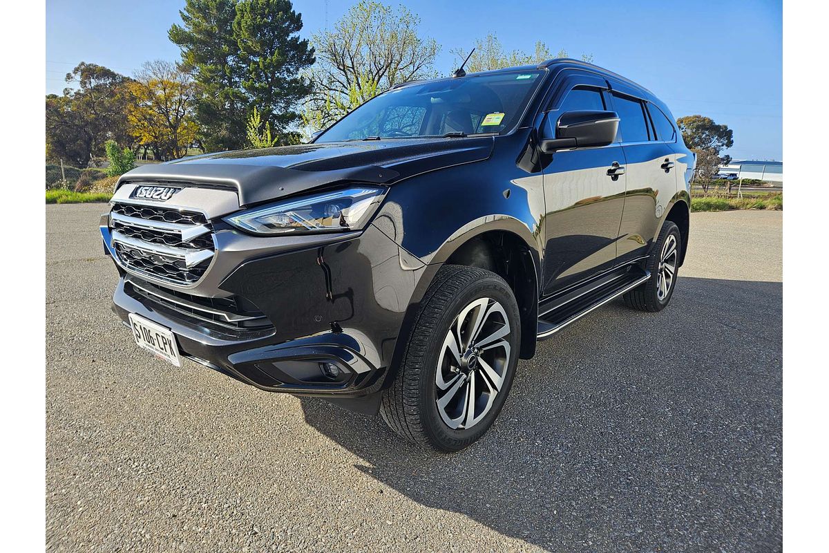 2022 Isuzu MU-X LS-T